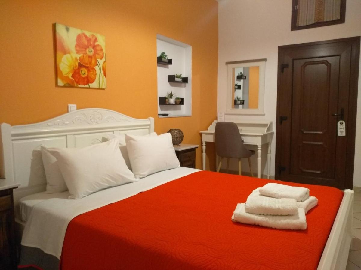 Pansion Zaharoula Hotell Fira  Eksteriør bilde