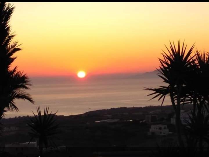 Pansion Zaharoula Hotell Fira  Eksteriør bilde