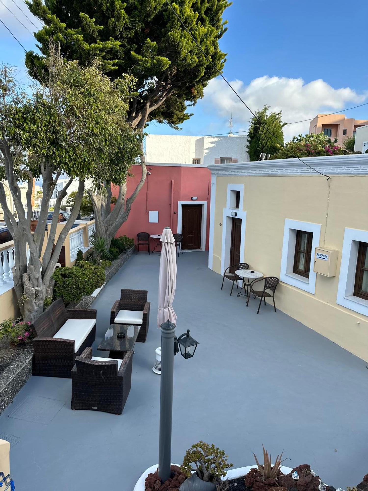 Pansion Zaharoula Hotell Fira  Eksteriør bilde