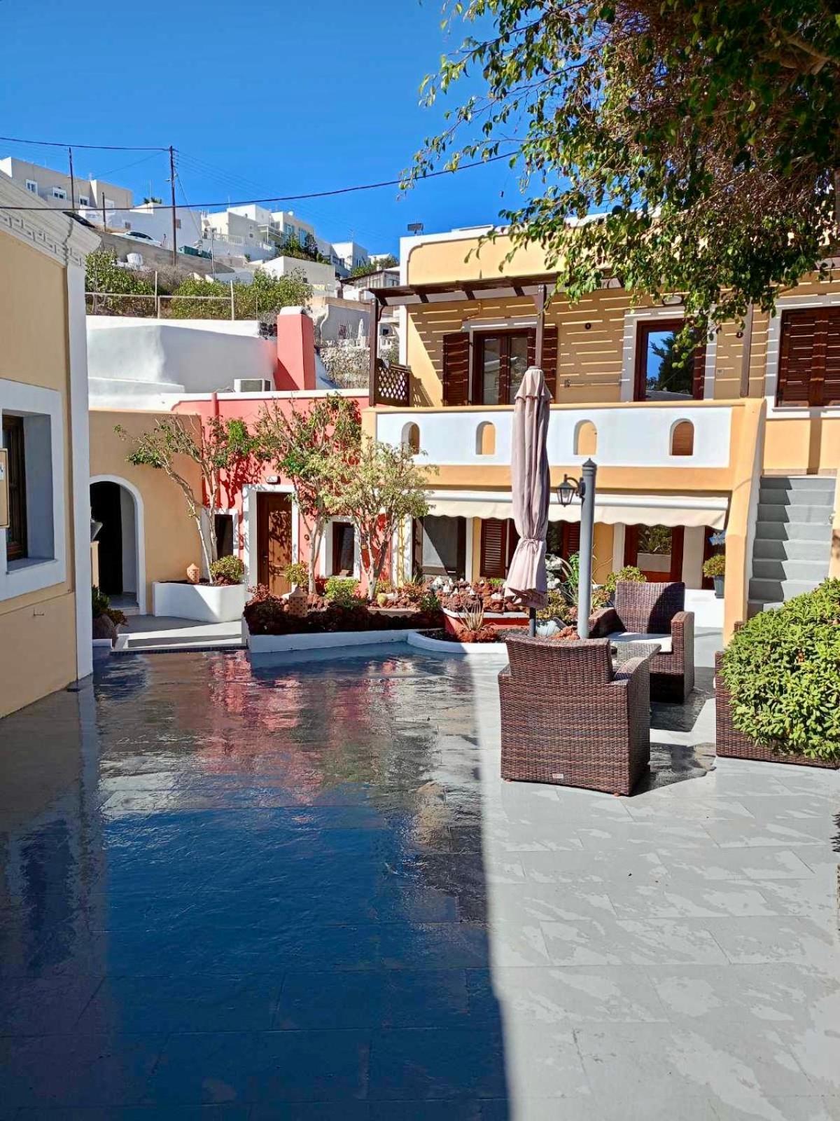 Pansion Zaharoula Hotell Fira  Eksteriør bilde
