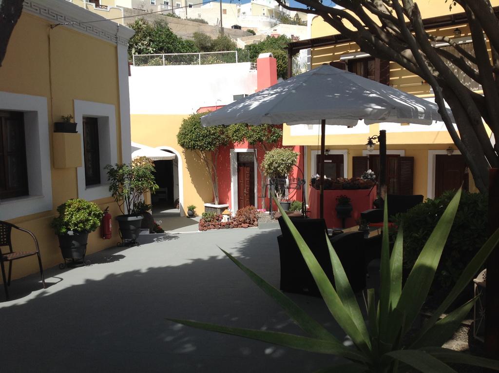 Pansion Zaharoula Hotell Fira  Eksteriør bilde
