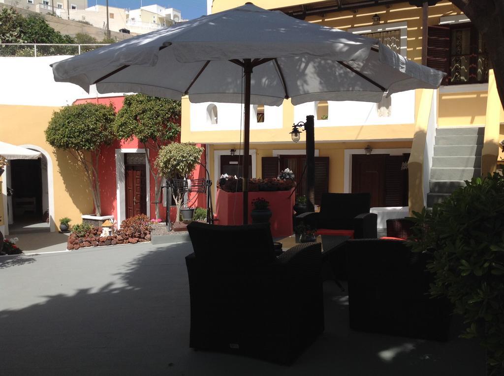 Pansion Zaharoula Hotell Fira  Eksteriør bilde