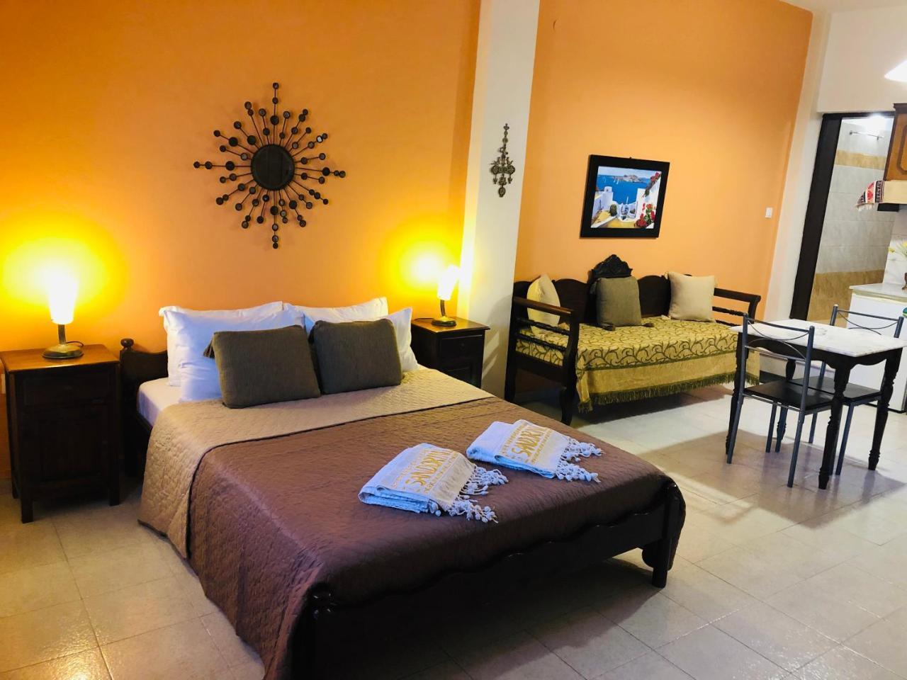 Pansion Zaharoula Hotell Fira  Eksteriør bilde