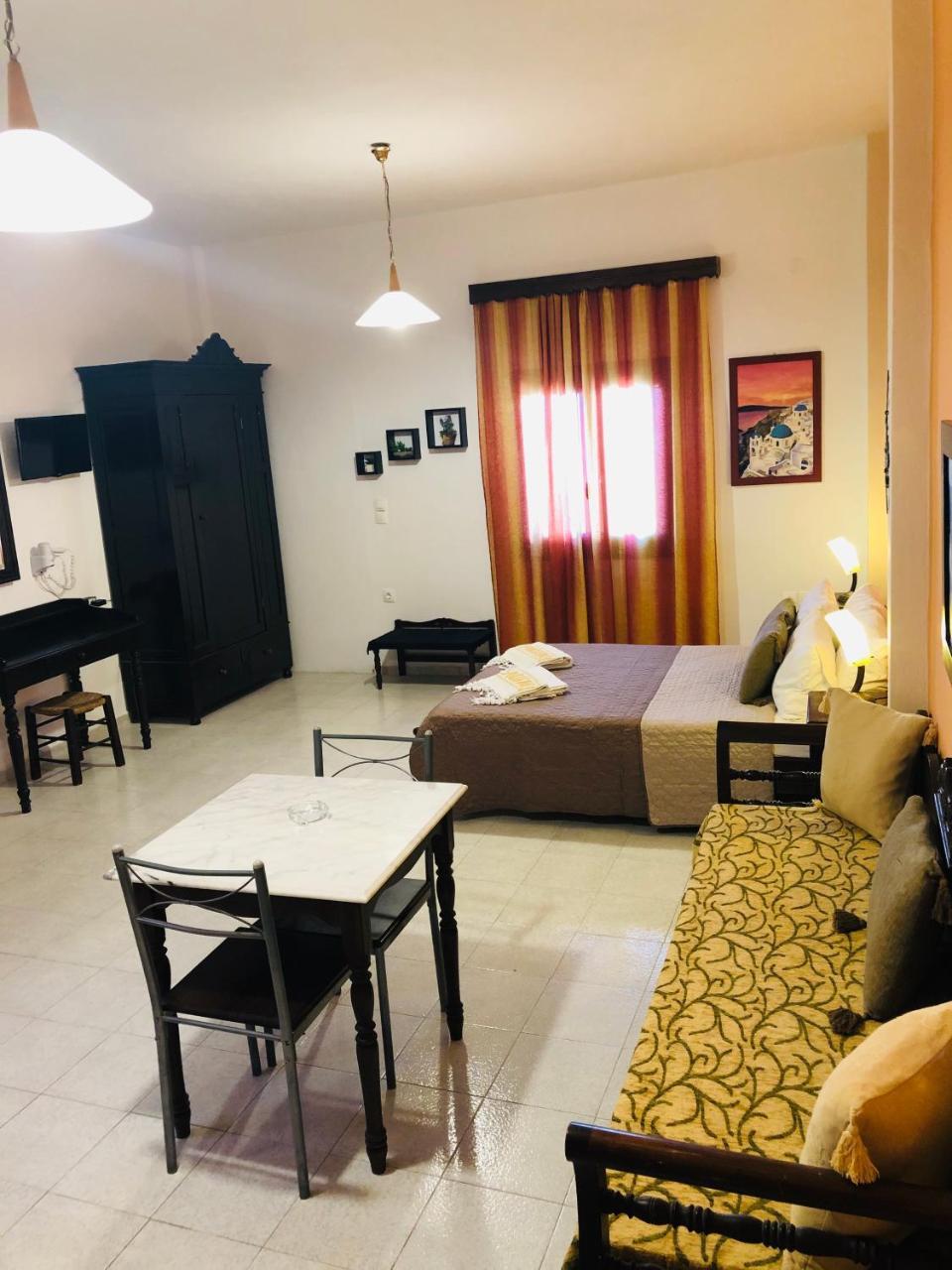 Pansion Zaharoula Hotell Fira  Eksteriør bilde
